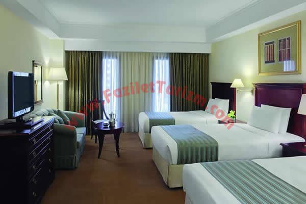 Mövenpick Otel — Medine