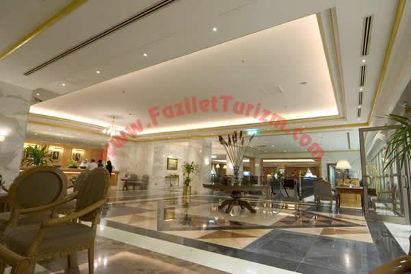 Mövenpick Otel — Medine