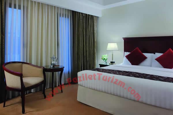 Mövenpick Otel — Medine